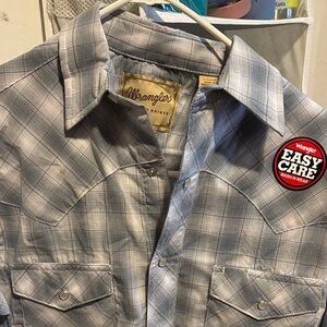 Wrangler Blue and Gray Checkered Shirt